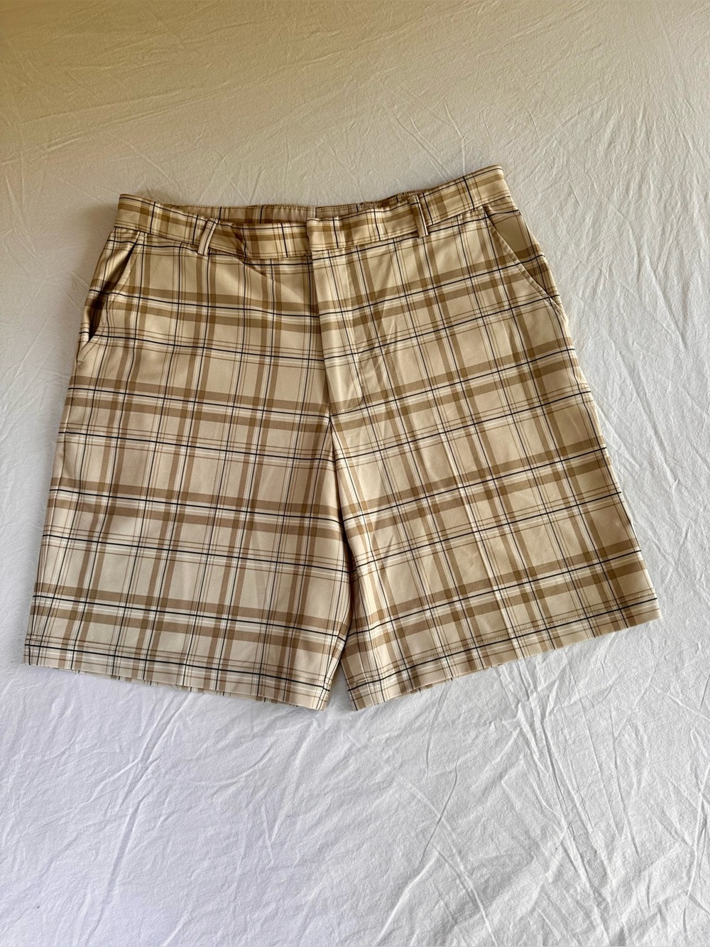 Walter Hagen Beige Plaid Flat Front Shorts